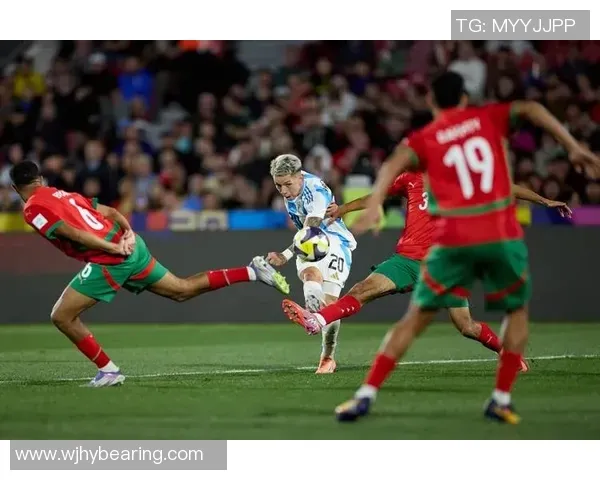 塞尔塔主帅：不满球队多打一人的表现，伯纳乌取胜有运气成分